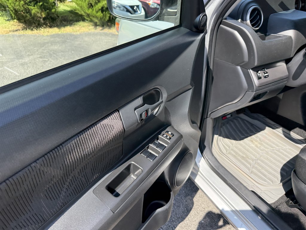 2015 Scion xB Base - Photo 12