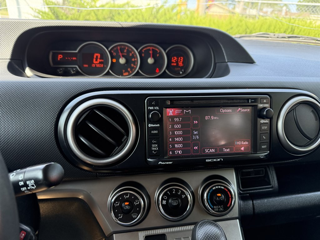 2015 Scion xB Base - Photo 16